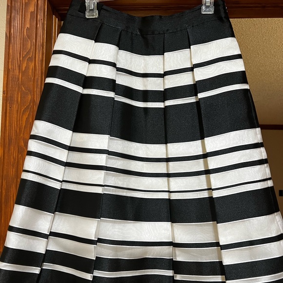 EUC Authentic Kate Spade Organza Black & White Striped Pleated Skirt - Picture 9 of 12